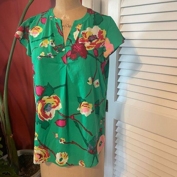 J CREW | green floral v neck blouse 6 - Picture 2 of 7